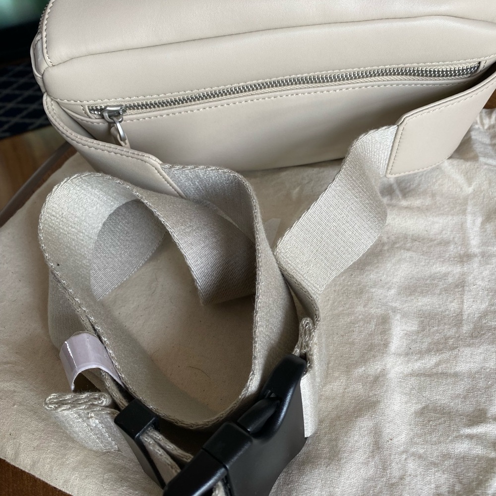MONOS sling bag - Picture 4 of 5